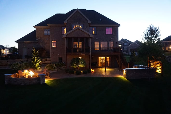 Backyard_Romance_with_Outdoor_Lighting.jpg